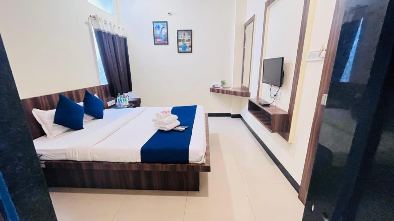 Hotel Ashoka Palace Уджайн Екстериор снимка