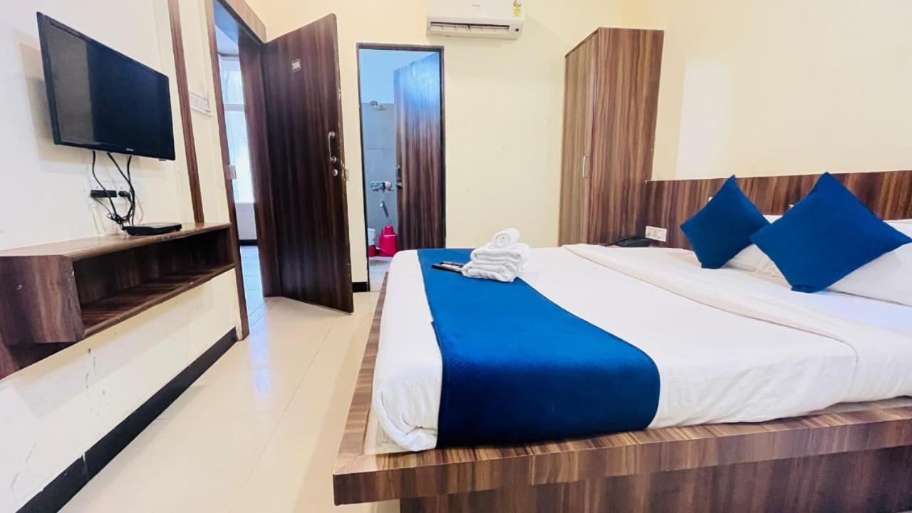 Hotel Ashoka Palace Уджайн Екстериор снимка
