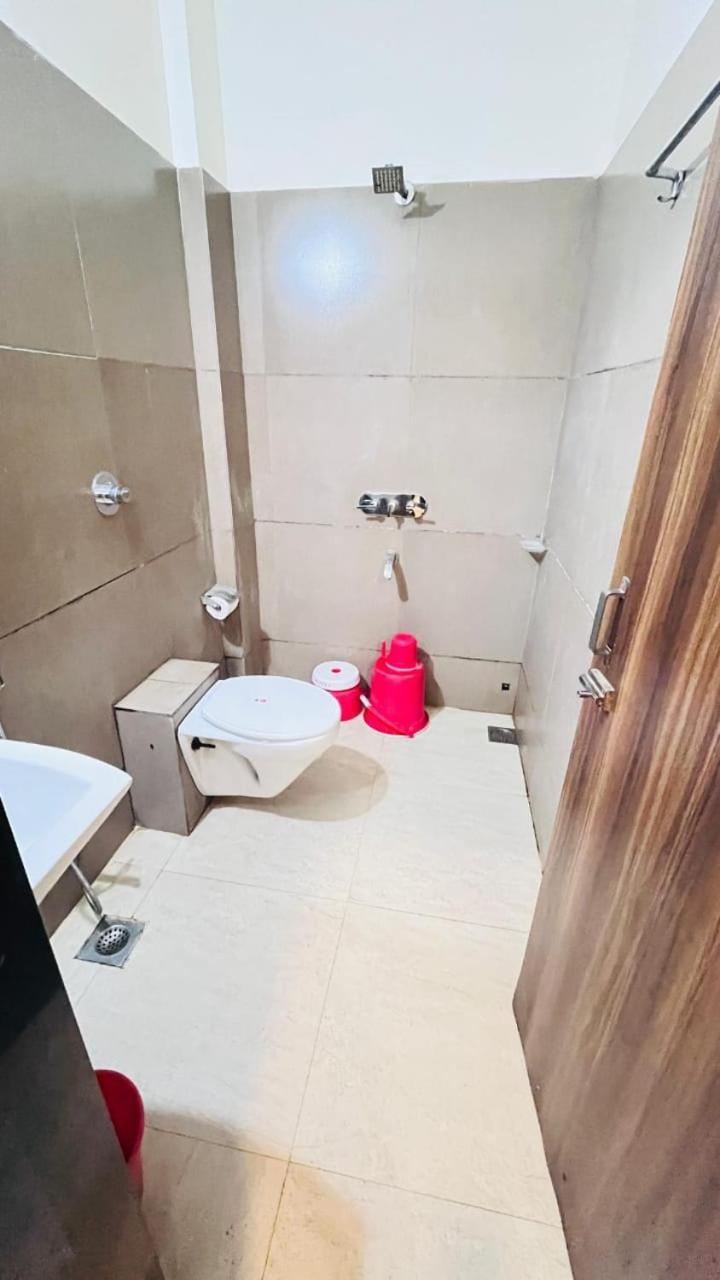 Hotel Ashoka Palace Уджайн Екстериор снимка