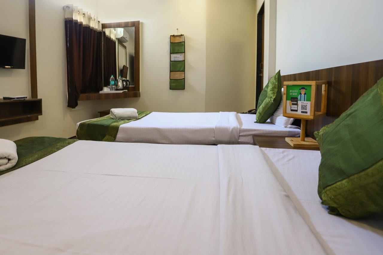 Hotel Ashoka Palace Уджайн Екстериор снимка