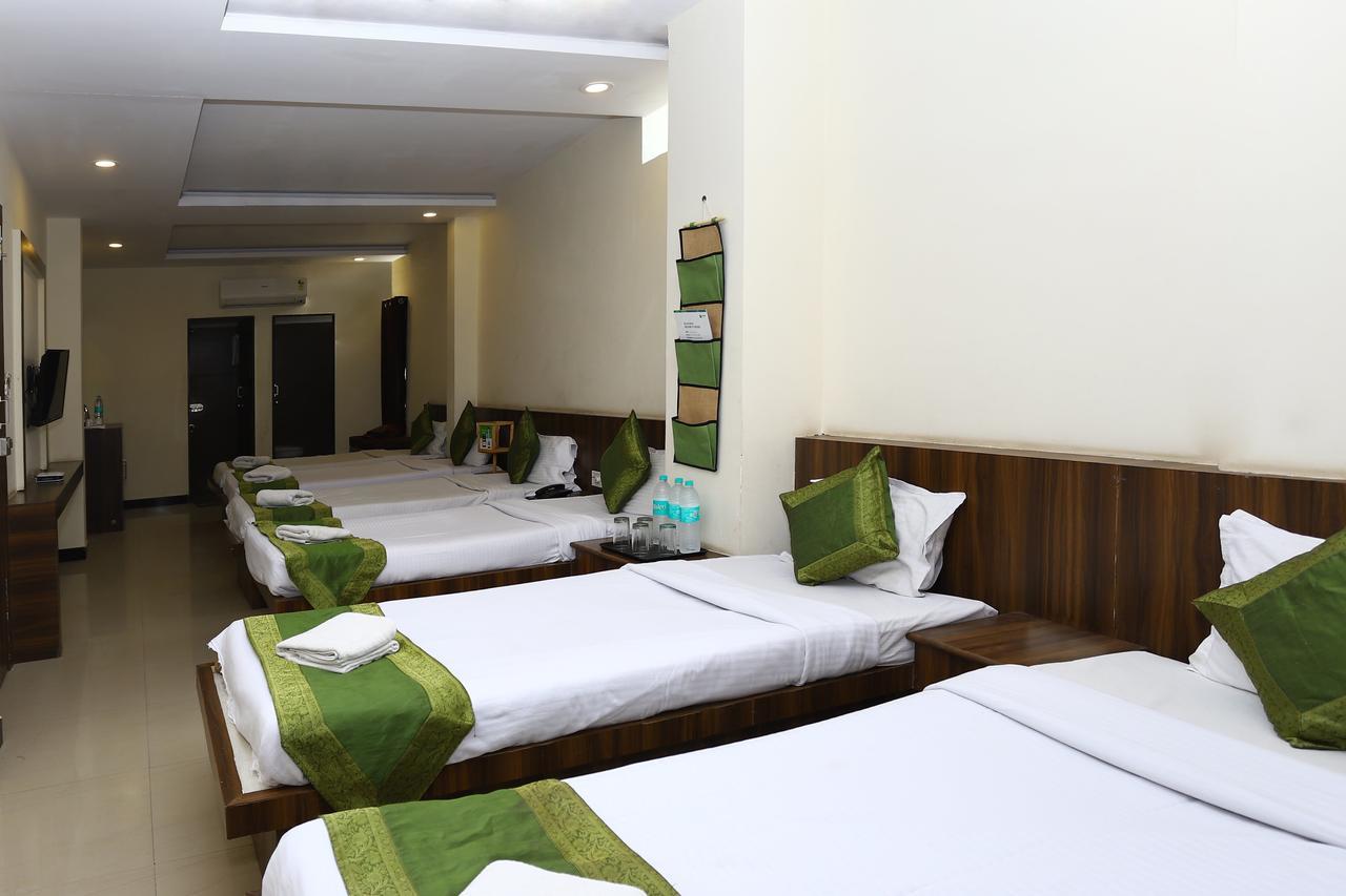 Hotel Ashoka Palace Уджайн Екстериор снимка