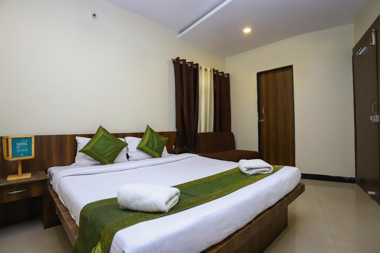 Hotel Ashoka Palace Уджайн Екстериор снимка